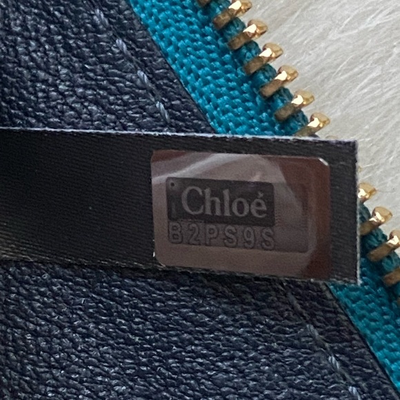Chloé Clutch with Card Slots - Picture 12 of 16